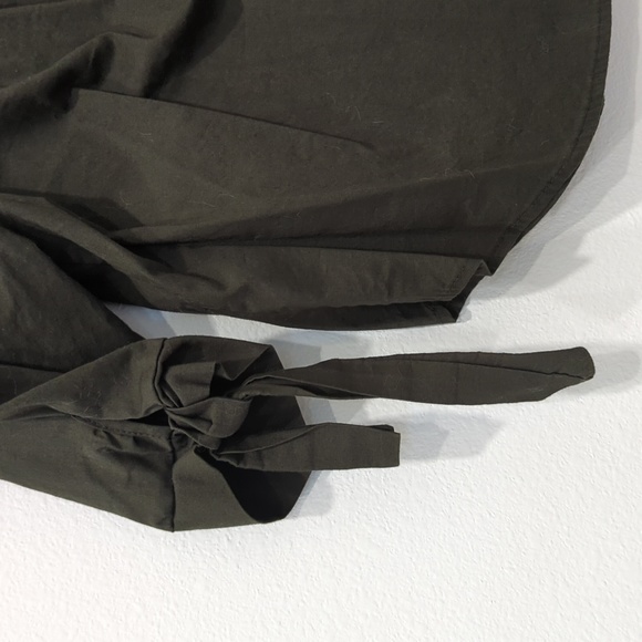 Green Blouse - Picture 3 of 4